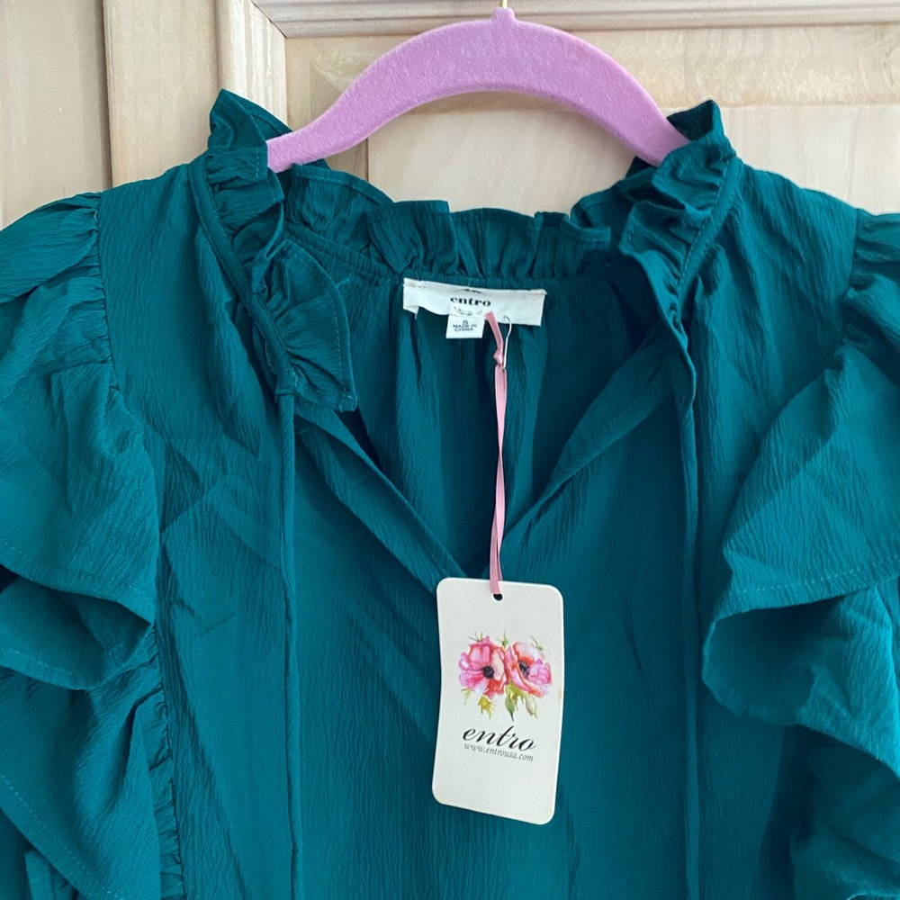 NWT Entro dark green frilly blouse size small runs large $15 Beautiful! - Picture 5 of 8